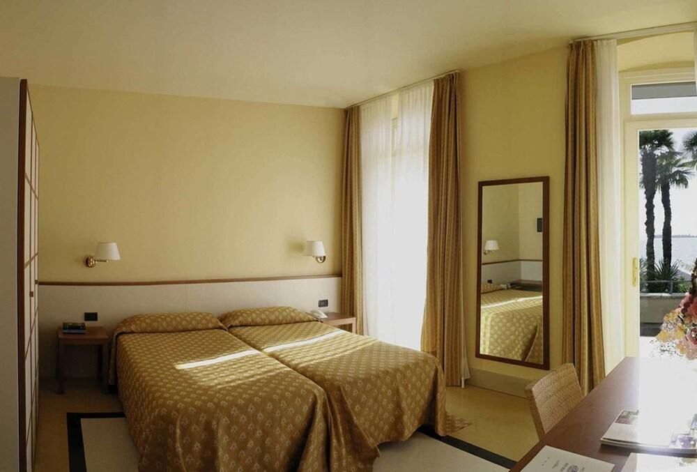 Hotel Monte Baldo E Villa Acquarone Gardone Riviera Ngoại thất bức ảnh