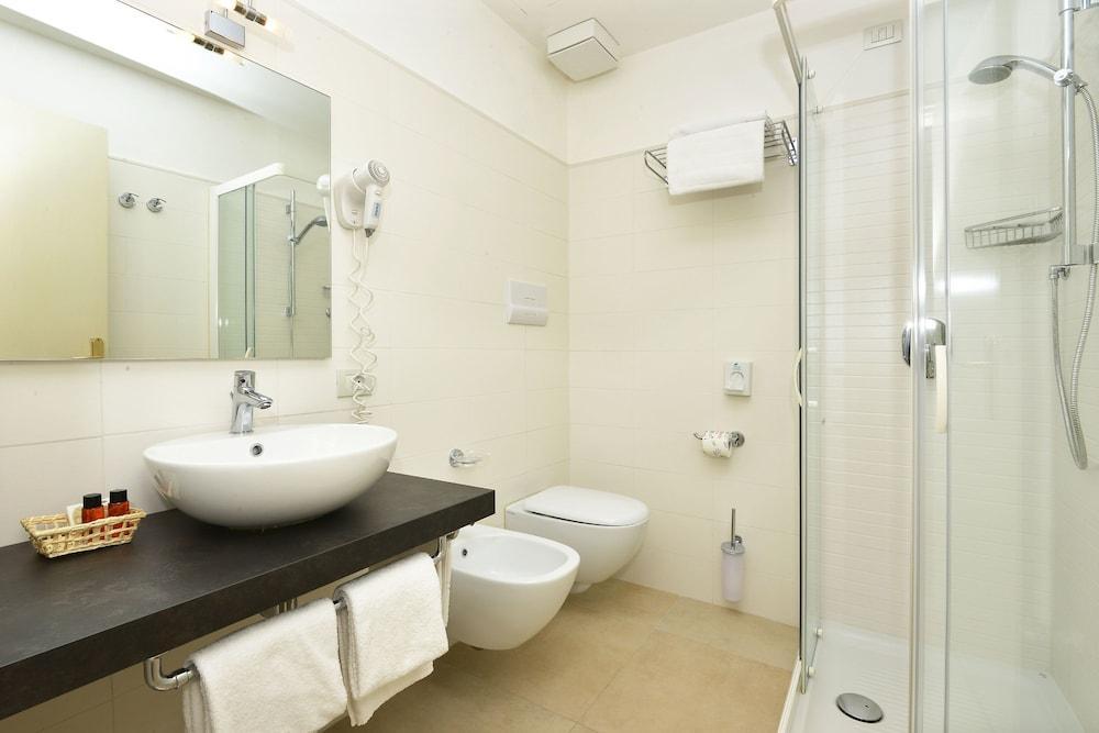 Hotel Monte Baldo E Villa Acquarone Gardone Riviera Ngoại thất bức ảnh