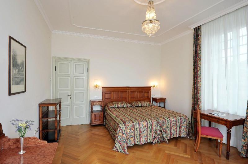 Hotel Monte Baldo E Villa Acquarone Gardone Riviera Ngoại thất bức ảnh