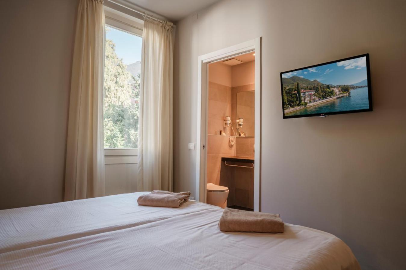Hotel Monte Baldo E Villa Acquarone Gardone Riviera Ngoại thất bức ảnh