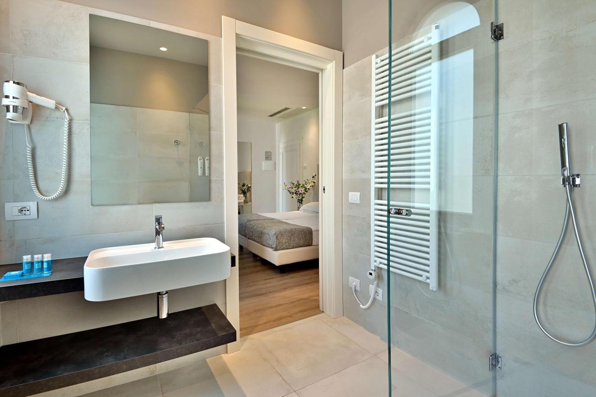 Hotel Monte Baldo E Villa Acquarone Gardone Riviera Phòng bức ảnh
