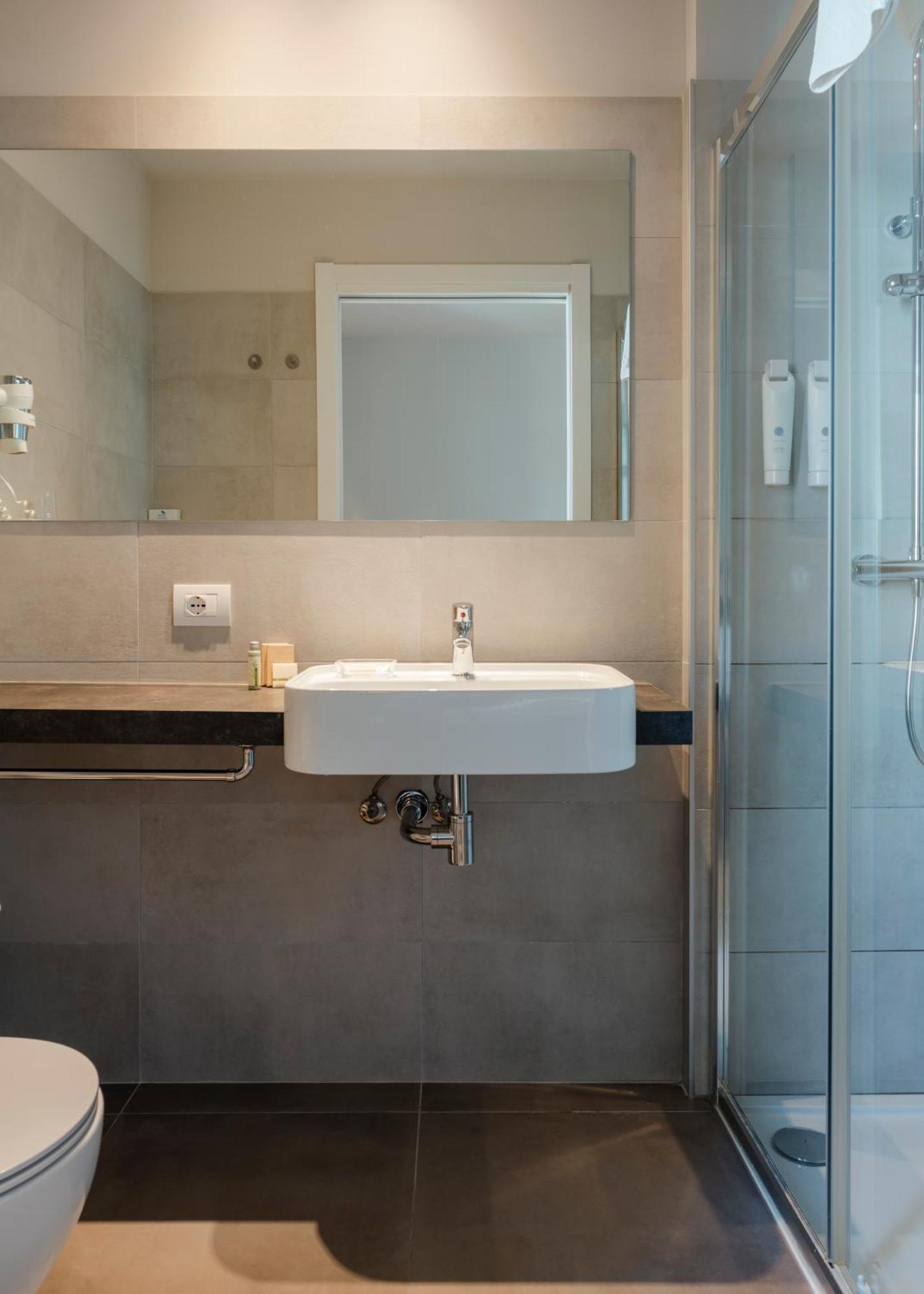 Hotel Monte Baldo E Villa Acquarone Gardone Riviera Phòng bức ảnh