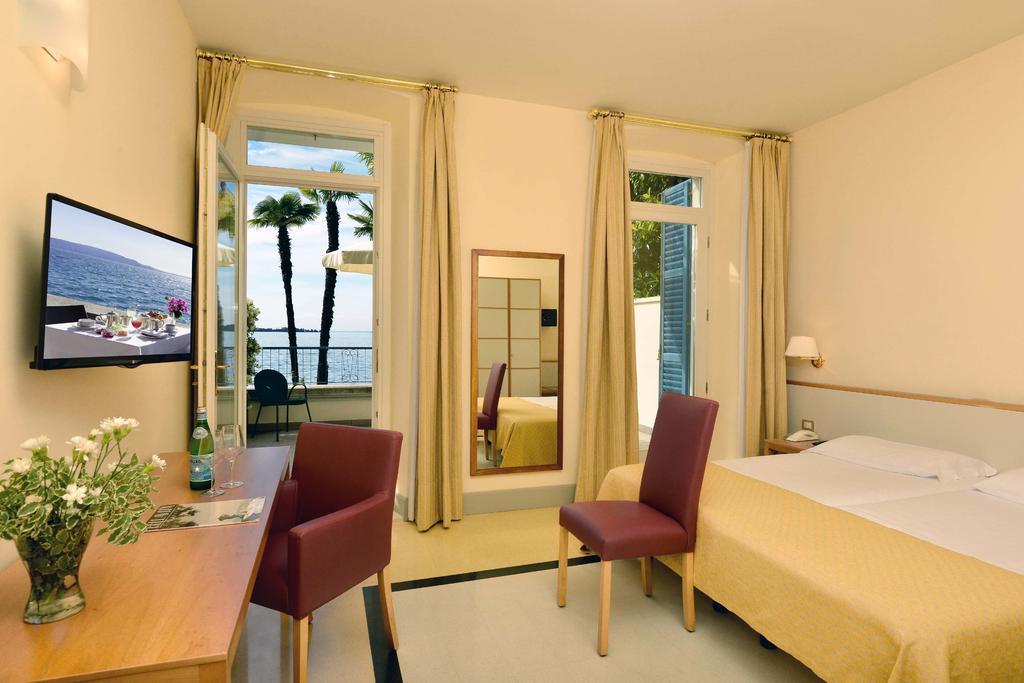 Hotel Monte Baldo E Villa Acquarone Gardone Riviera Ngoại thất bức ảnh