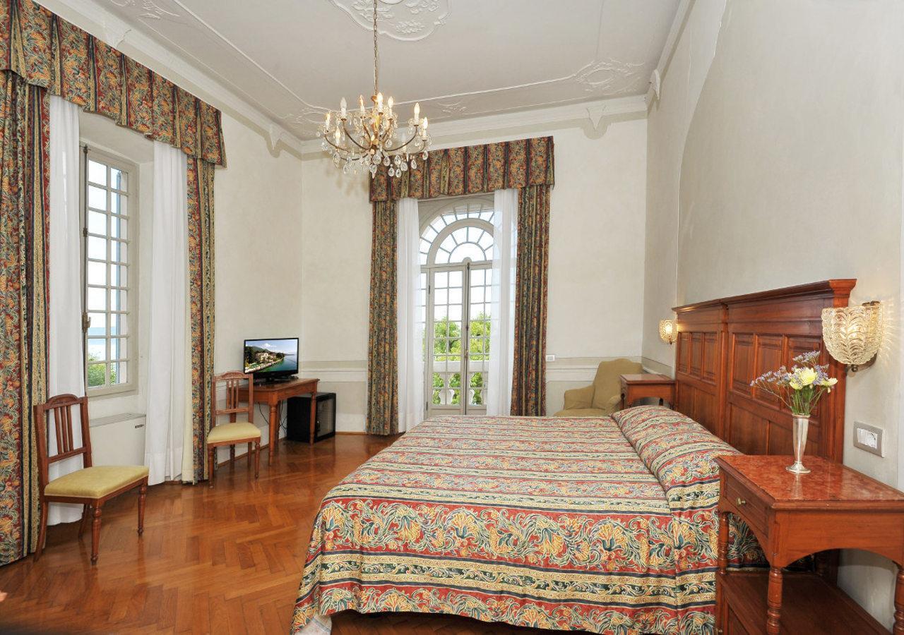 Hotel Monte Baldo E Villa Acquarone Gardone Riviera Ngoại thất bức ảnh