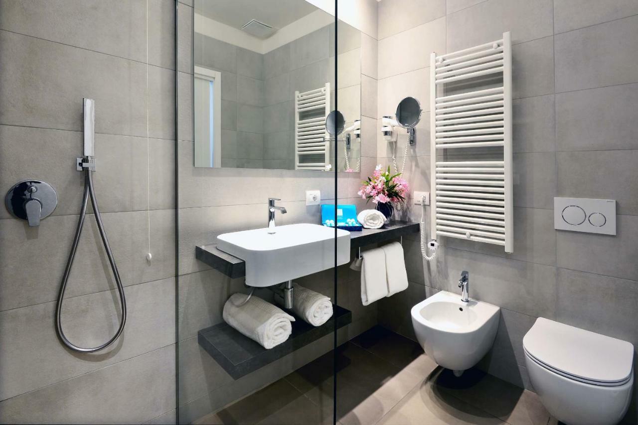 Hotel Monte Baldo E Villa Acquarone Gardone Riviera Ngoại thất bức ảnh